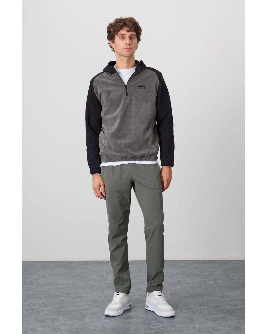 TOMMY LIFE Gray Color-Blocked Half-Zip Plush Sweatshirt for men