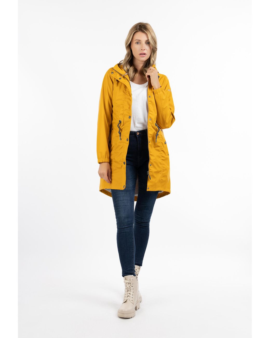 Usha Mackintosh Libbi Curry in het Yellow