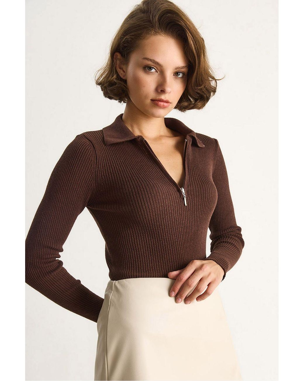 Bianco Lucci Brown Sweater With Zipper Collar
