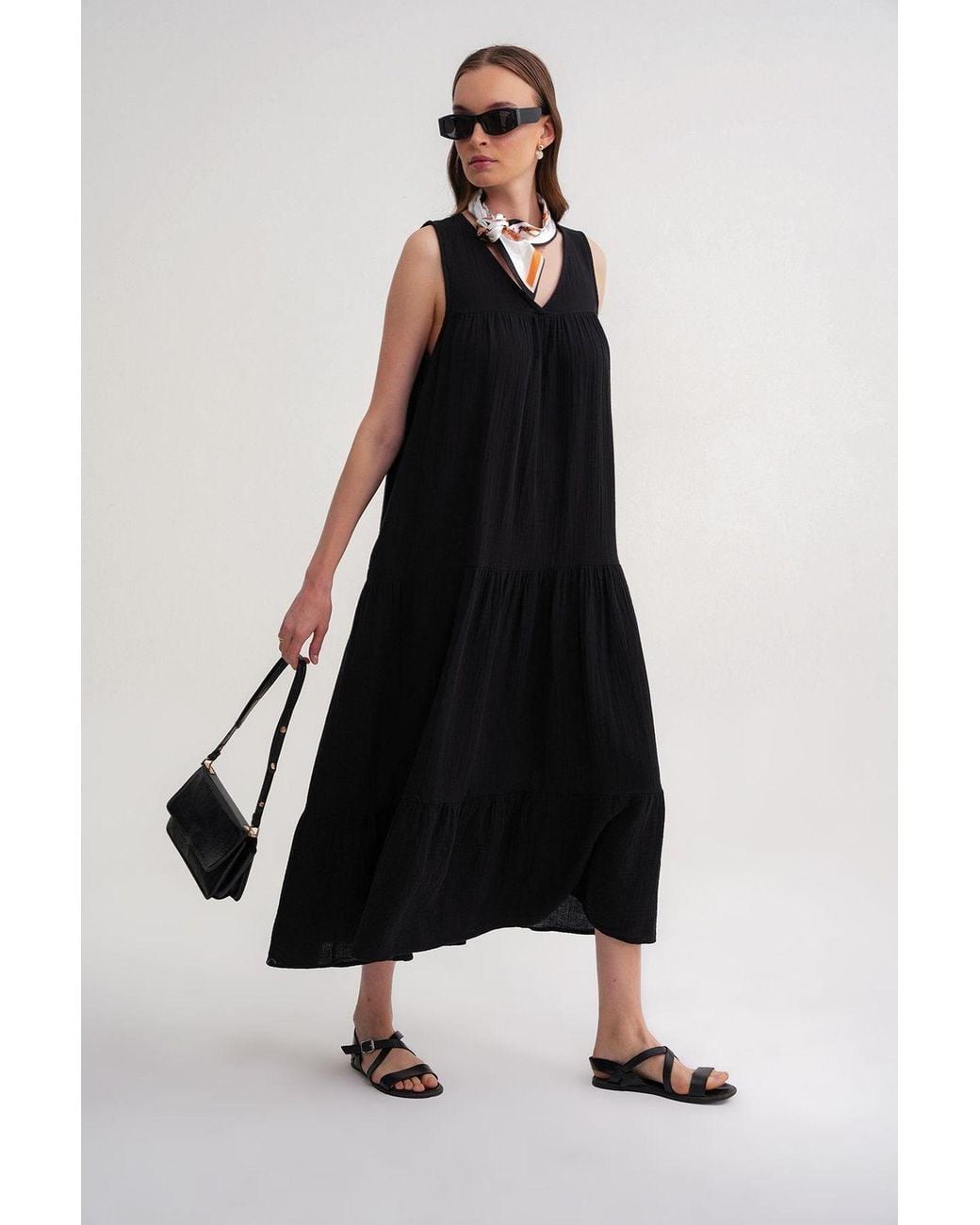 MixRay Black Sleeveless V-Neck Muslin Midi Dress With Pockets