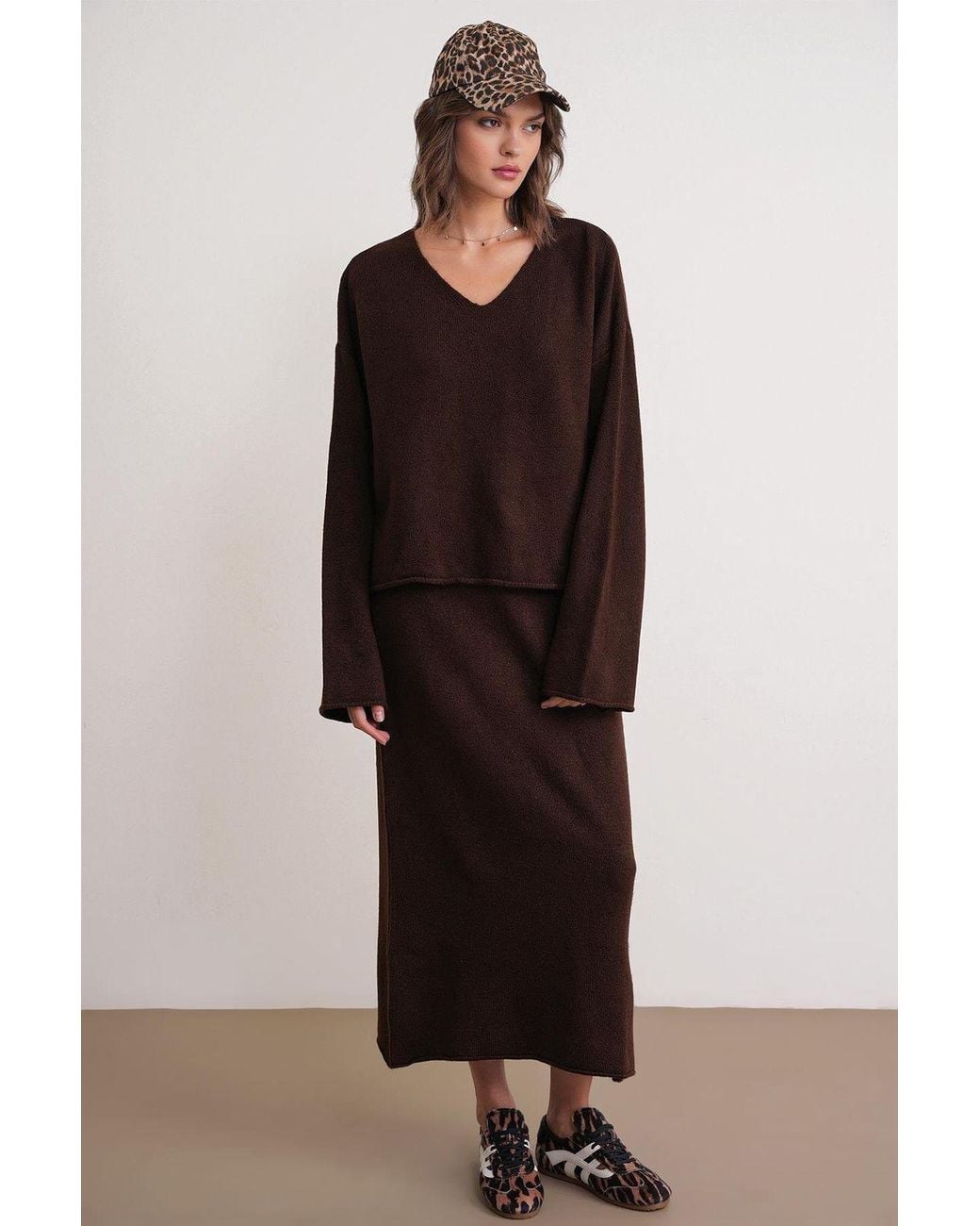 MixRay Brown V-Neck Knitwear Sweater & Skirt Co-Ord Set