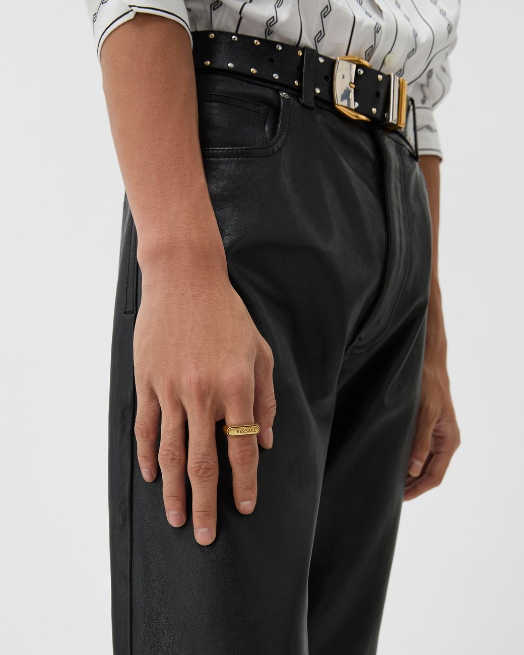 Logo Tag Anello di Versace in Metallic
