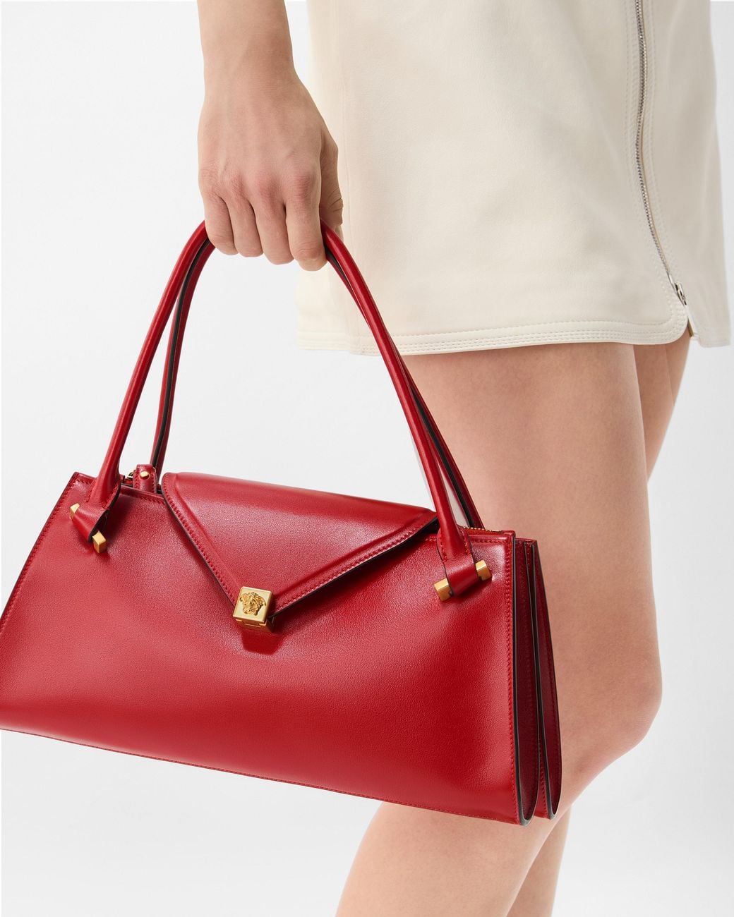 Severine Borsa A Spalla di Versace in Red