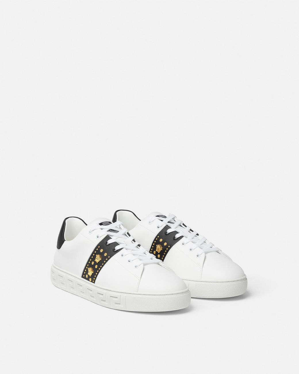 Sneakers Greca Con Borchie-Uomo di Versace in White da Uomo