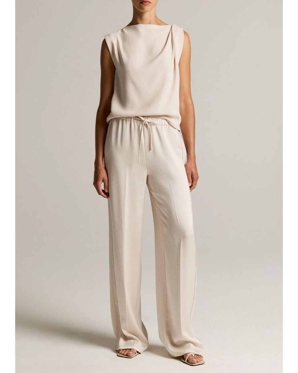 Vince Natural Mid-Rise Shine Crepe Pull-On Pant