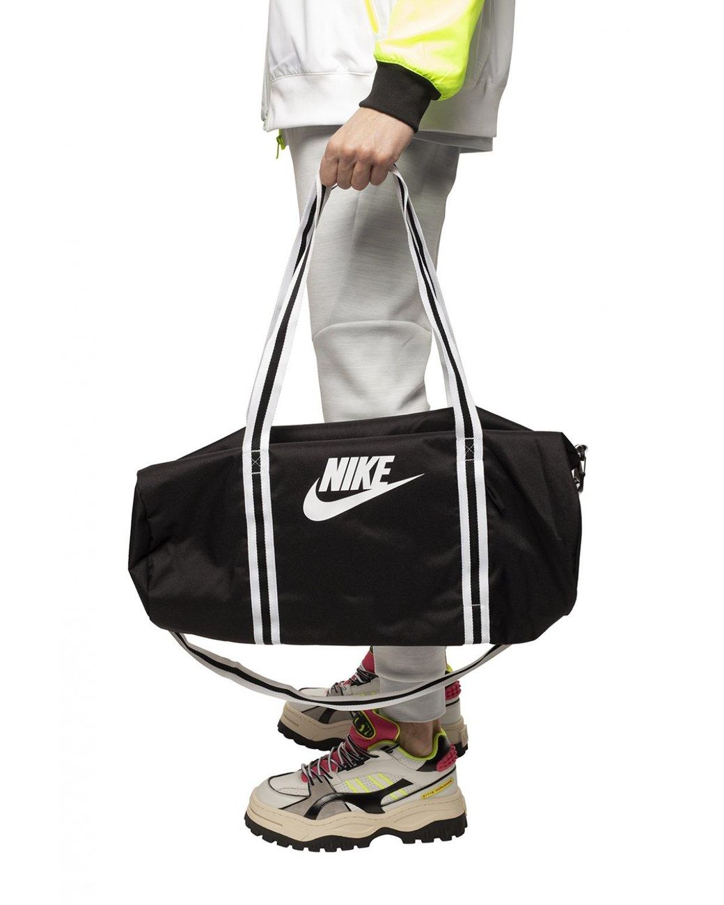 nike wheeled holdall