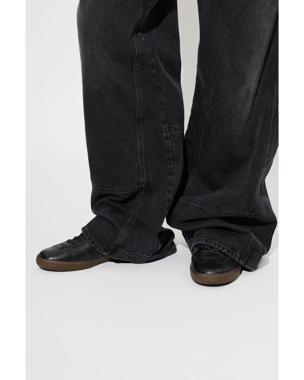 Veja Black 'Volley Signature O.T. Leather' Sports Shoes for men