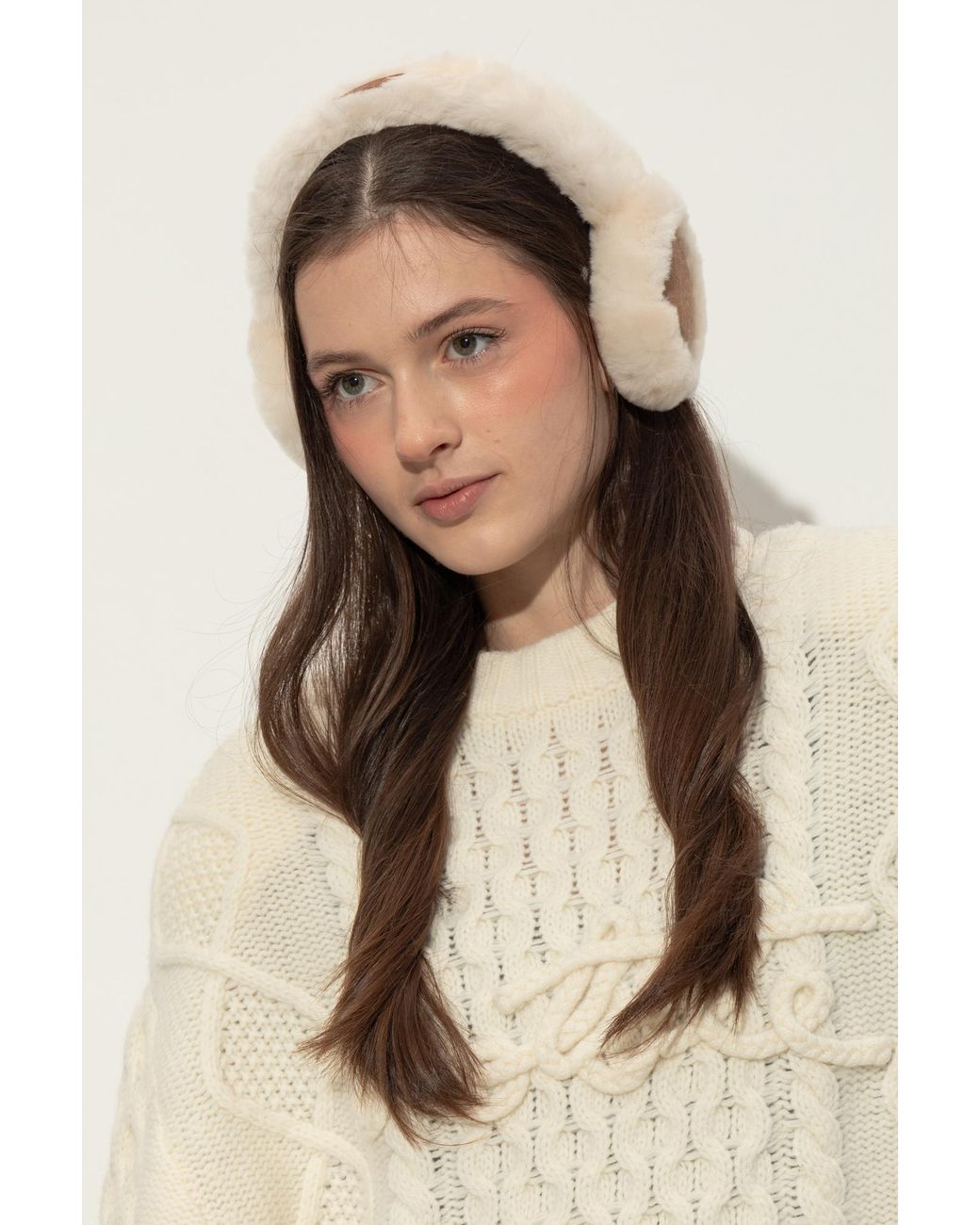 Ugg White Futrzane Earmuffs With Wireless Headphones