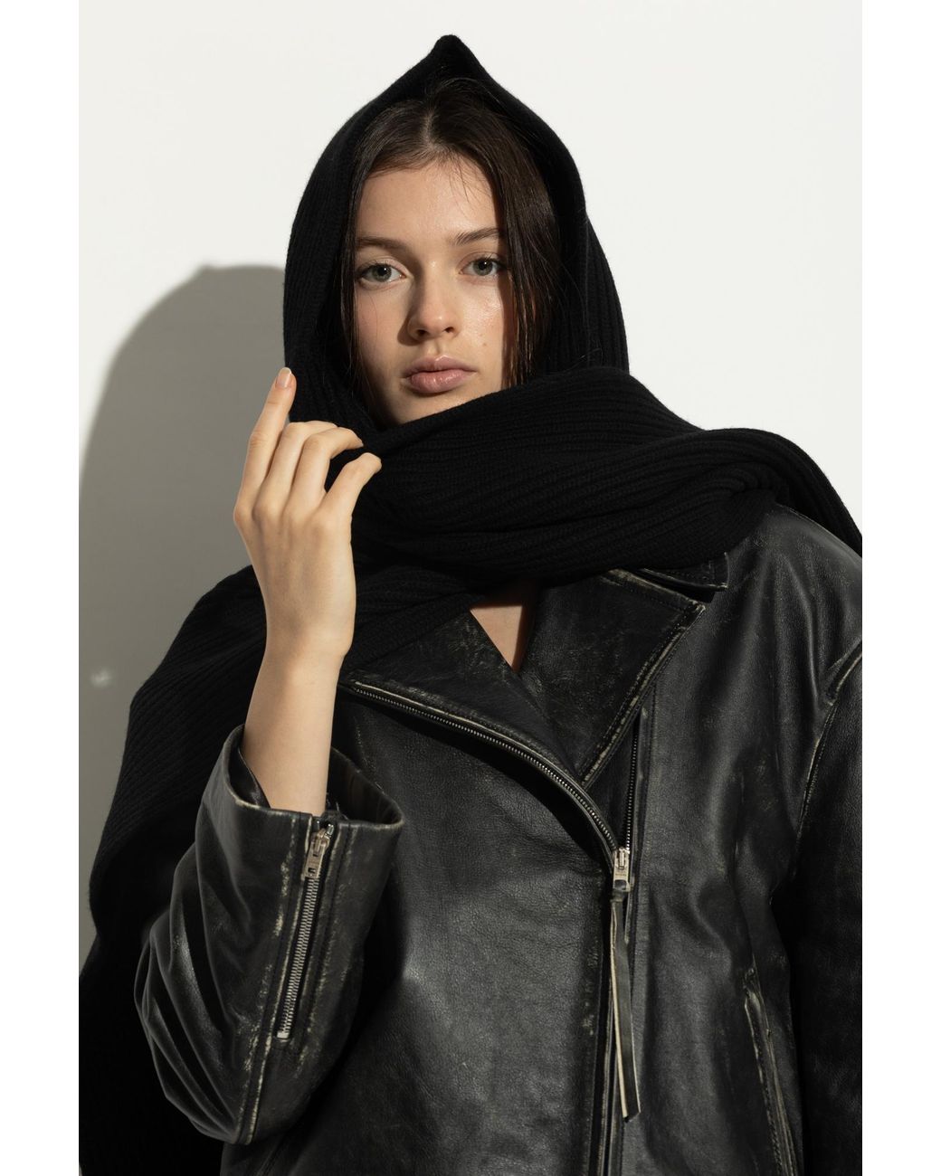 Dolce & Gabbana Black Wool Scarf With Hood