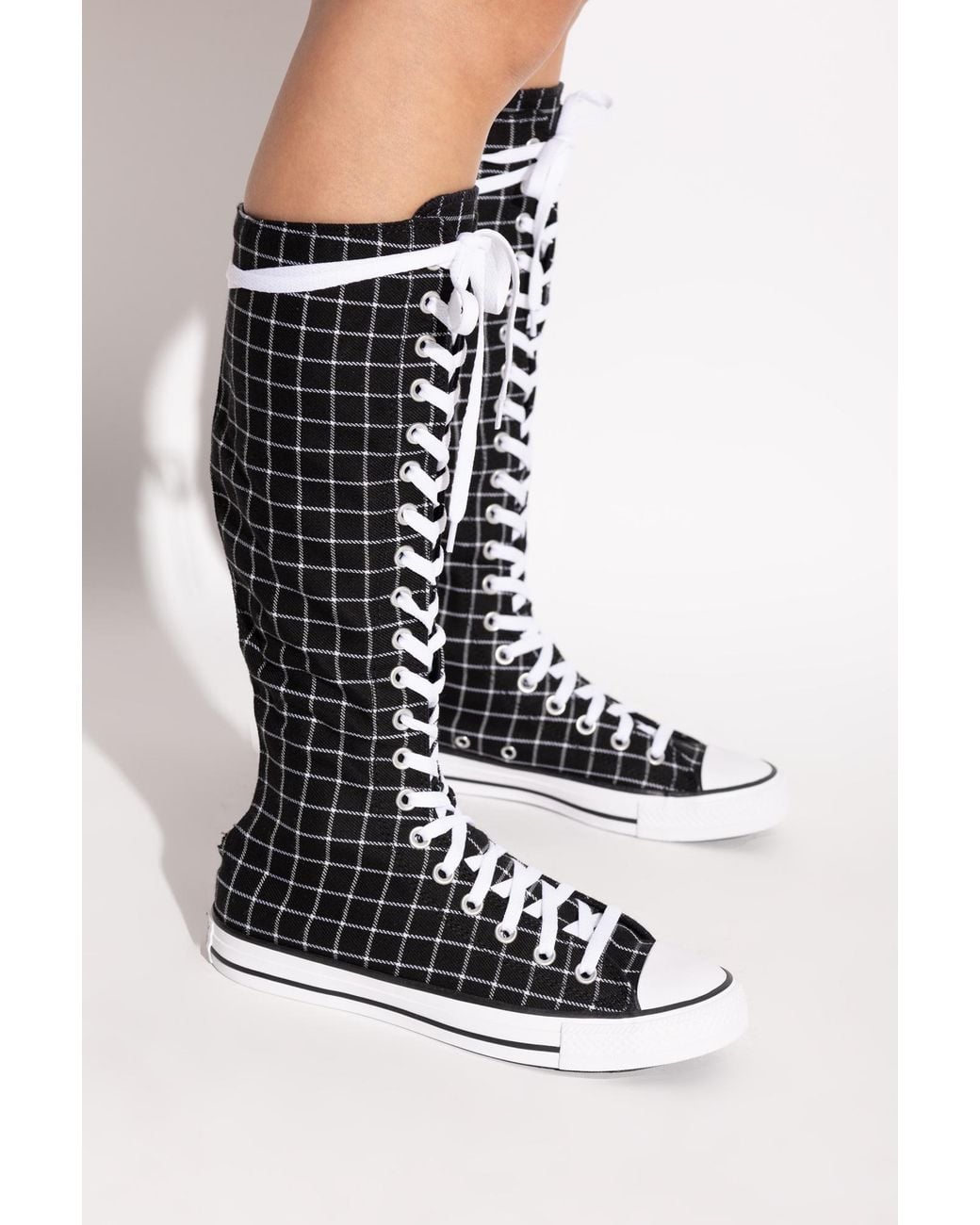 ⭐️chata⭐️ Converse Sports Shoes 