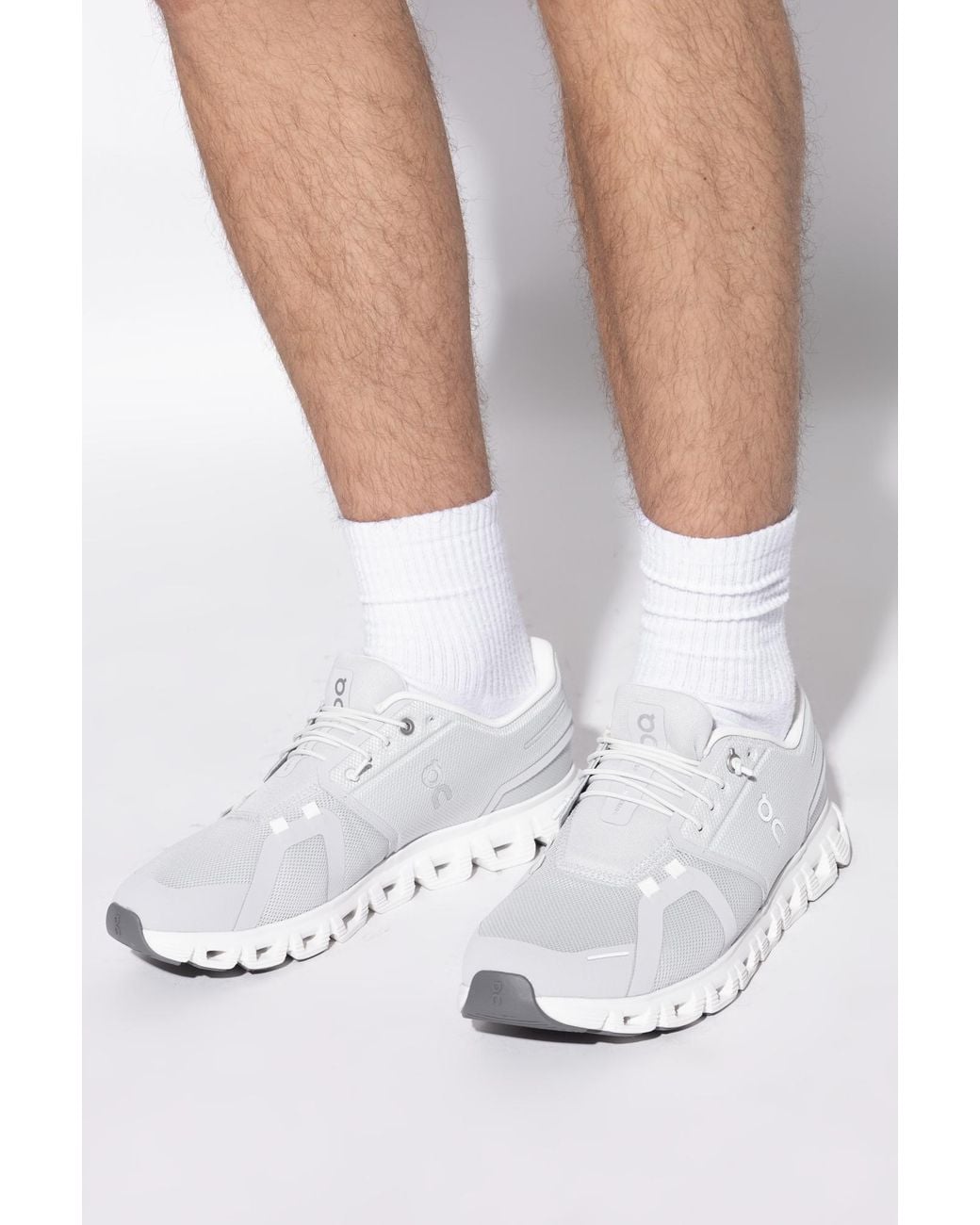 On Shoes White 'Cloud 6' Sports Shoes for men