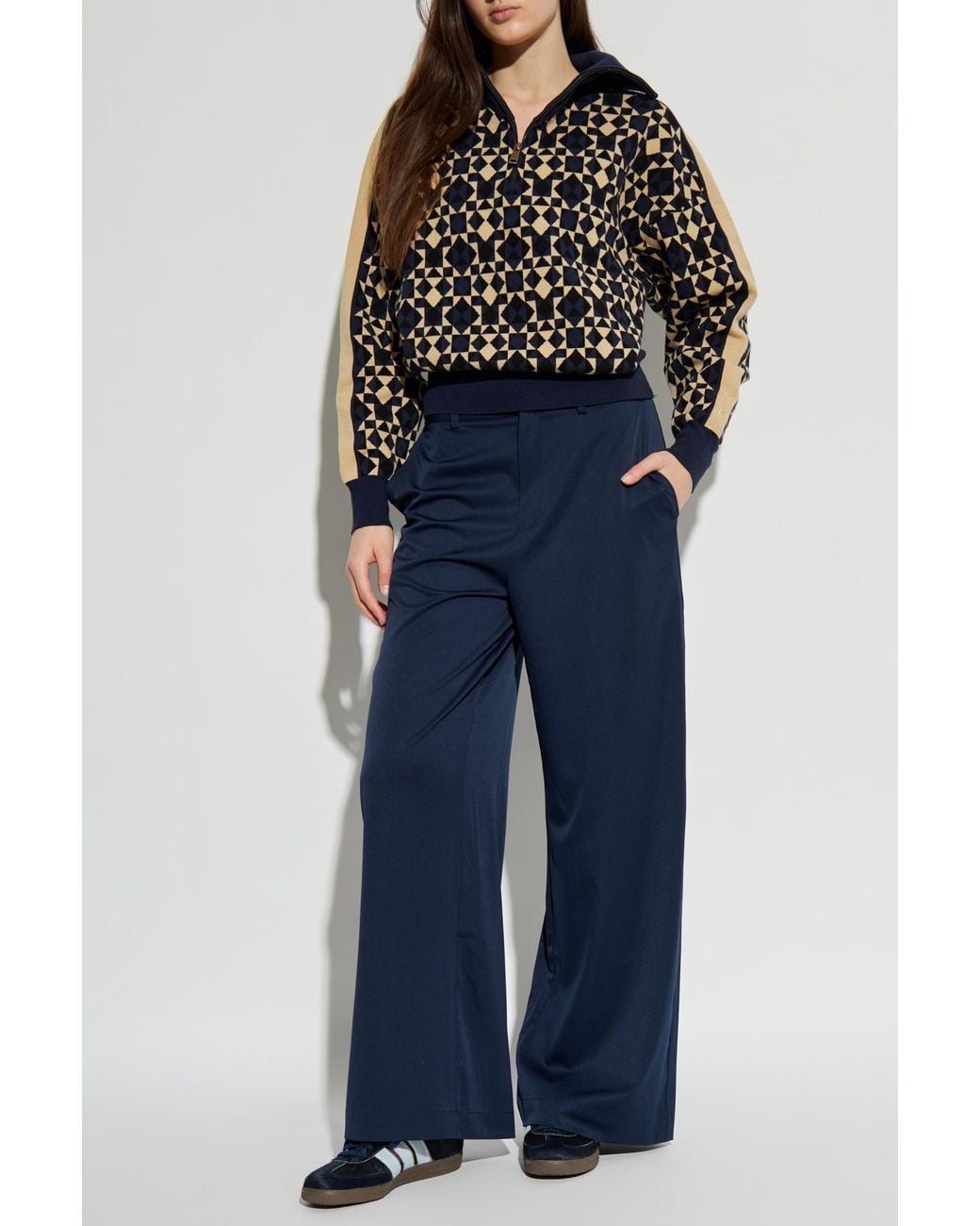 The Upside Black Sweatshirt 'Top'