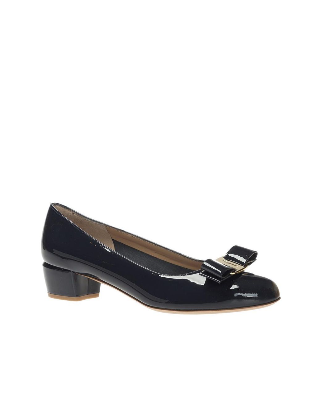 ferragamo navy pumps