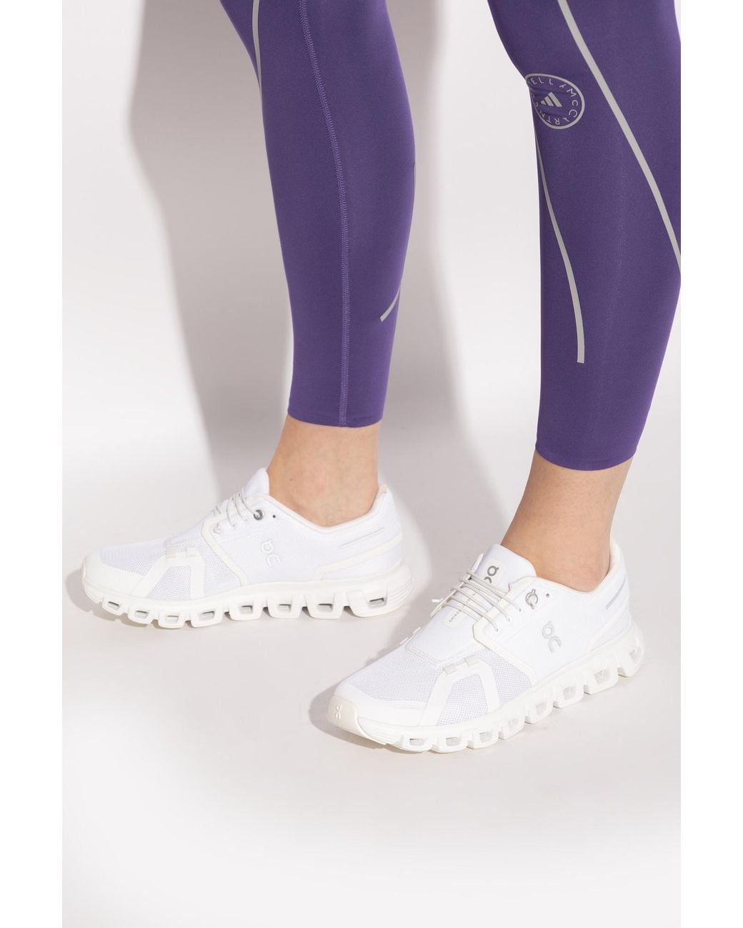 On Shoes White 'Cloud 6' Sports Shoes