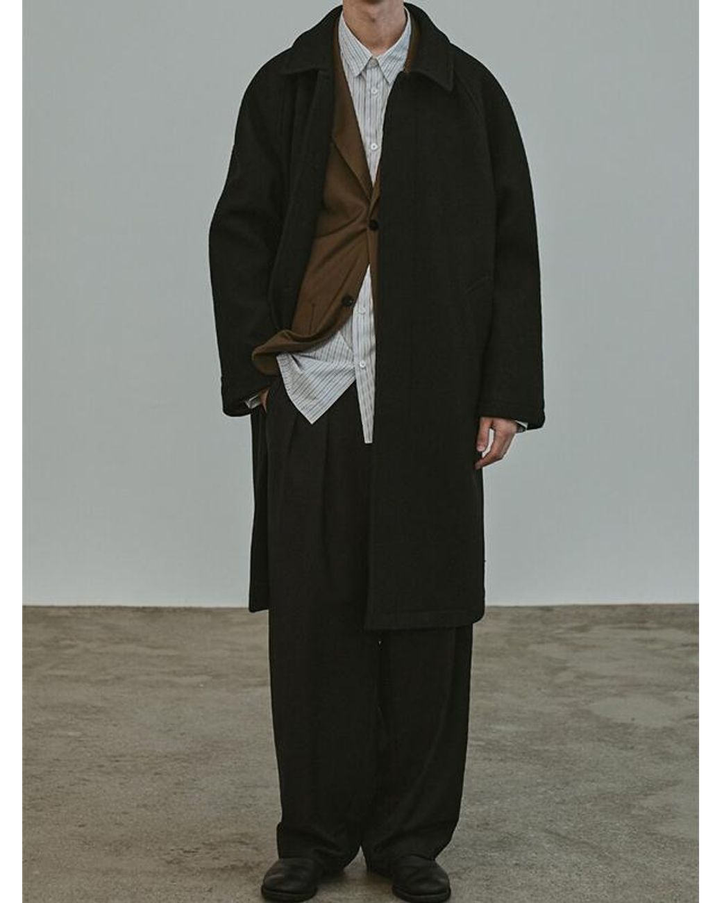 Lord John Grey Wool Balmacaan Coat in Black for Men | Lyst
