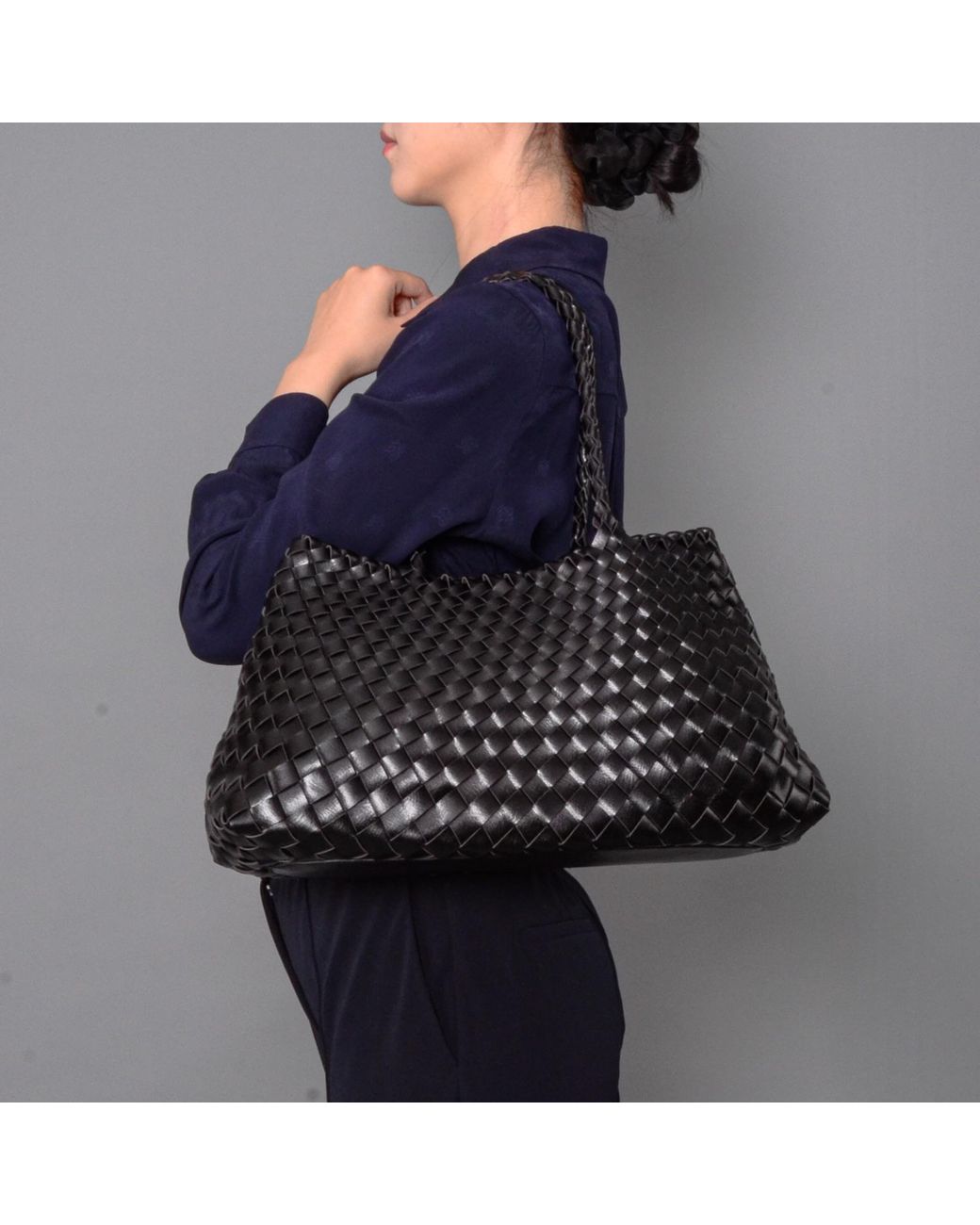 Rimini Black Hand Woven Shoulder Bag 'Donna'