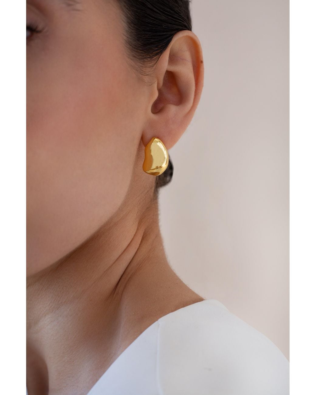 Zynnia Collective Metallic Mini Bean Studs