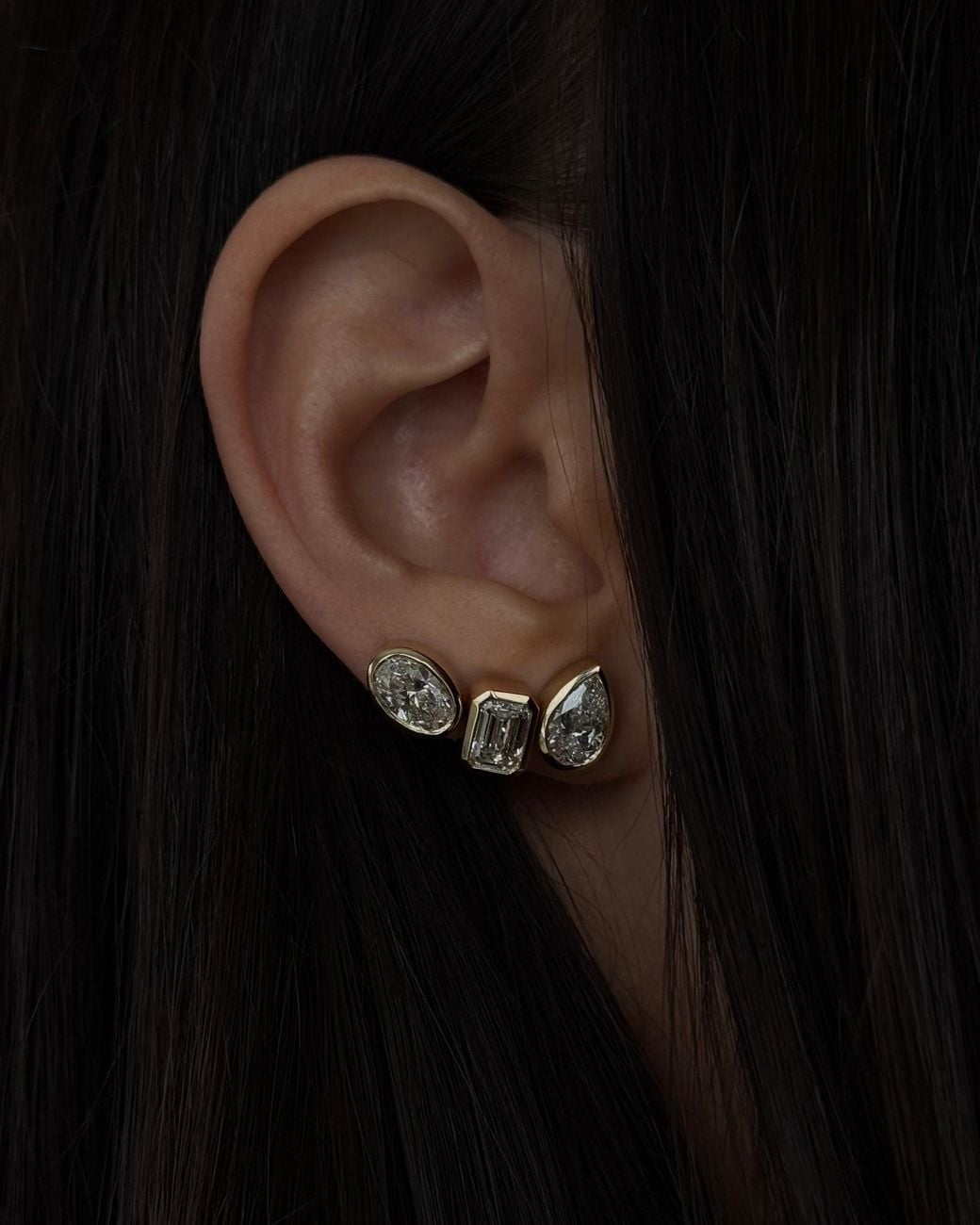 Öugie Metallic The Emerald Cut Diamond Bezel Studs