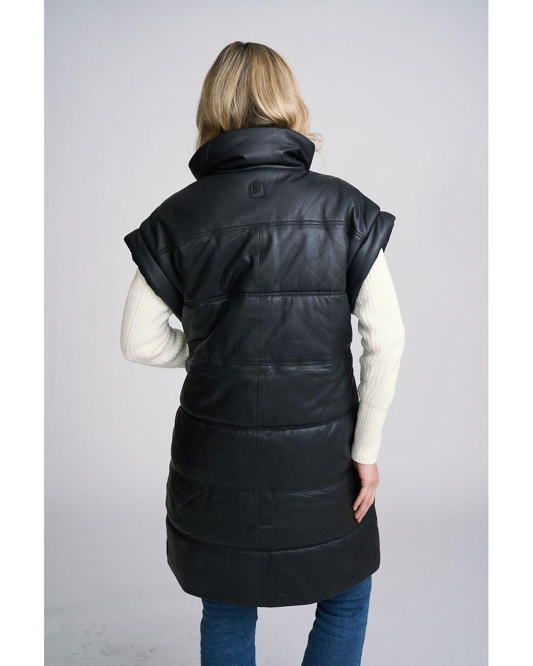 Mauritius Black Oversized Modern Elongated Puffer Katrin