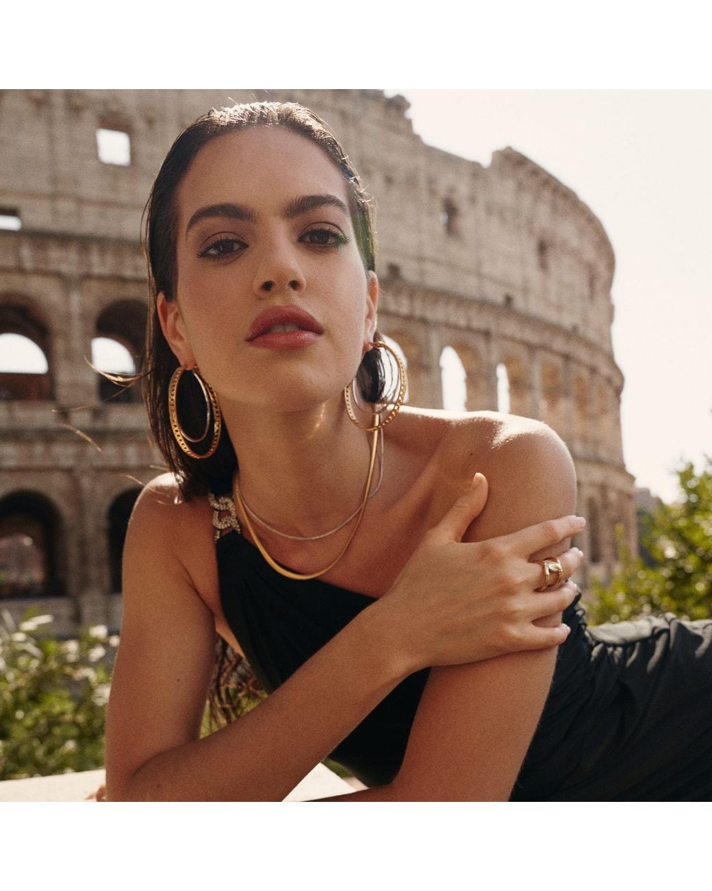 Retro Chic Metallic Colosseum Ring
