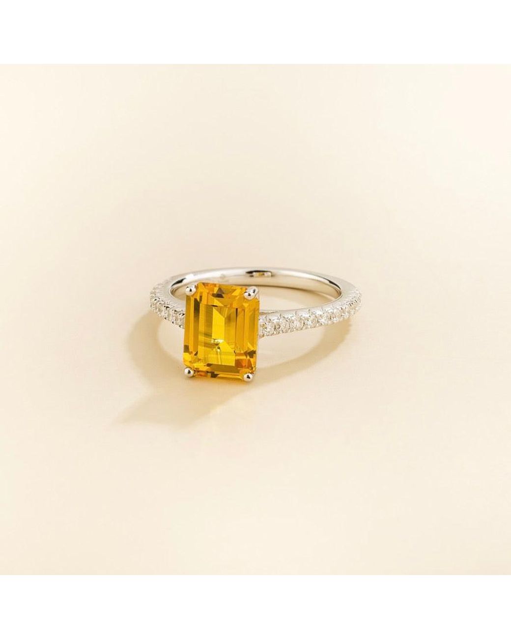 Juvetti Metallic Soli Sapphire Emerald-Cut Pavé Ring