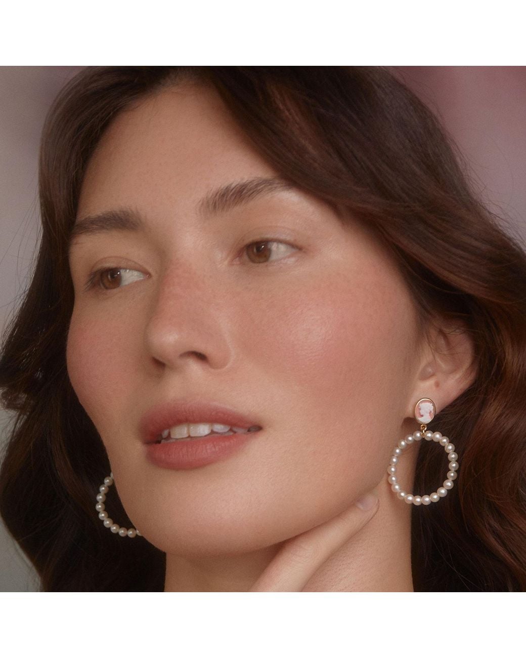 Vintouch Italy Metallic A Perfect Circle Cameo And Pearl Earrings