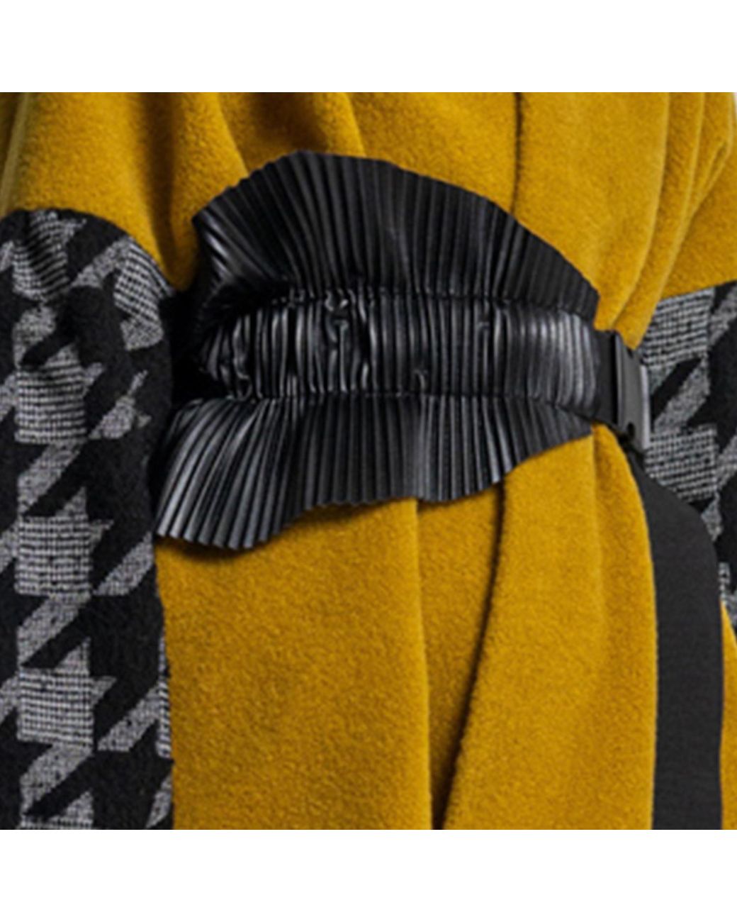 ARTISTA Yellow Iris Kimono Style Overlapped Coat