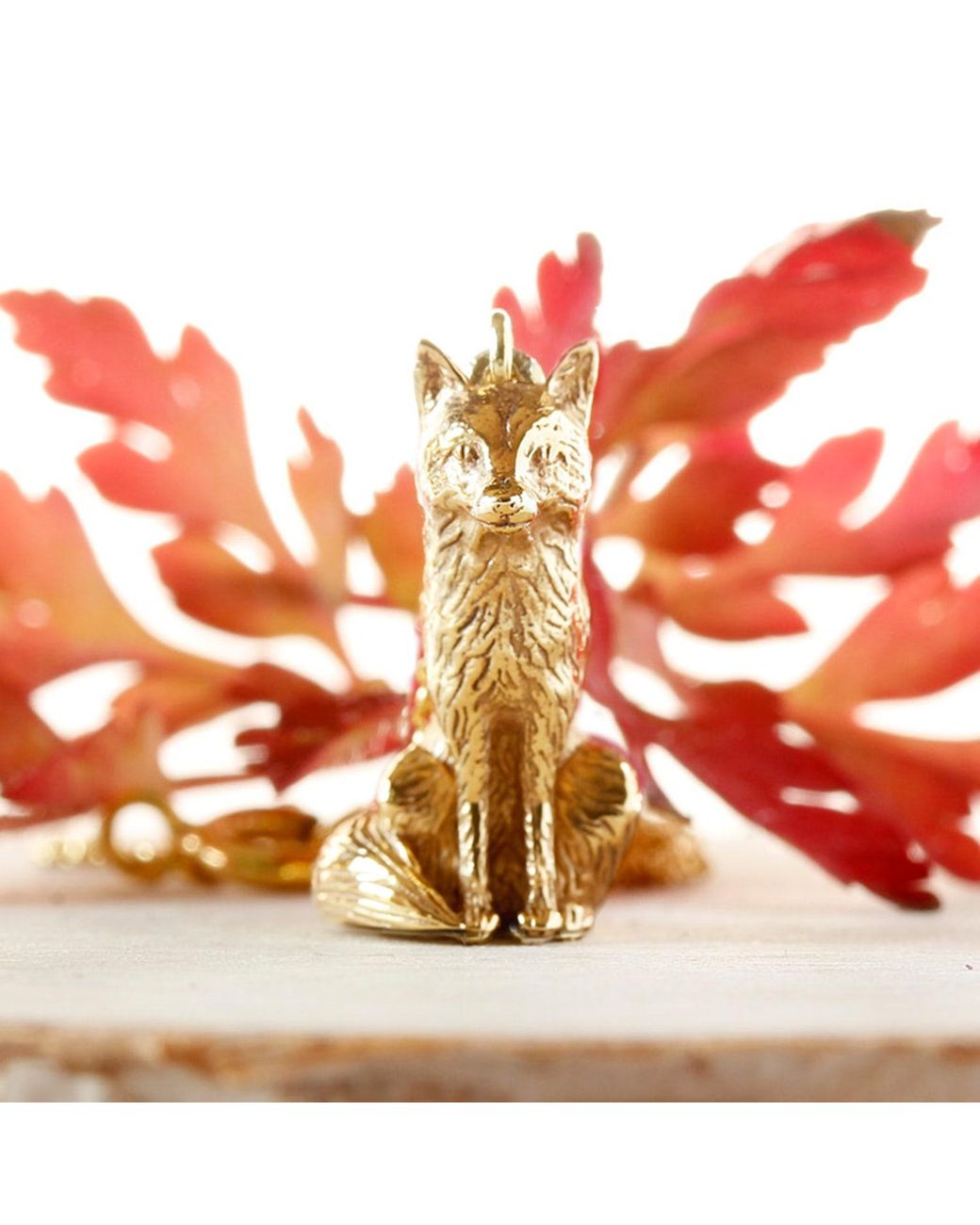 Lee Renee Metallic Fox Necklace – Small, Sitting