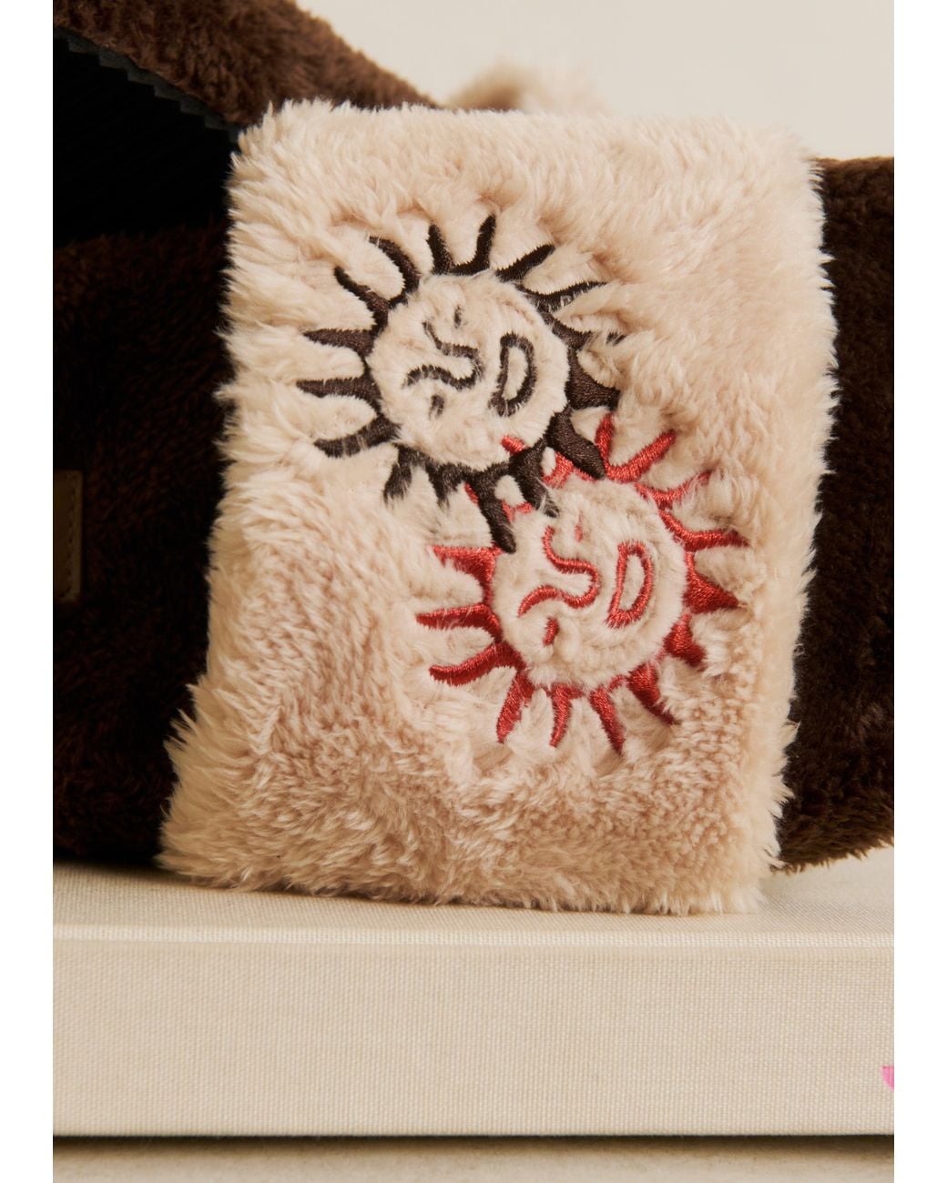 Amélie Alvari Brown Sun Embroidered Slide