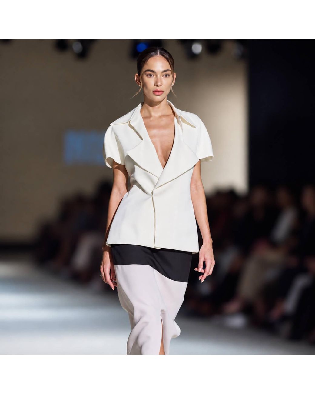 Elamins White Exaggerated Lapel Top