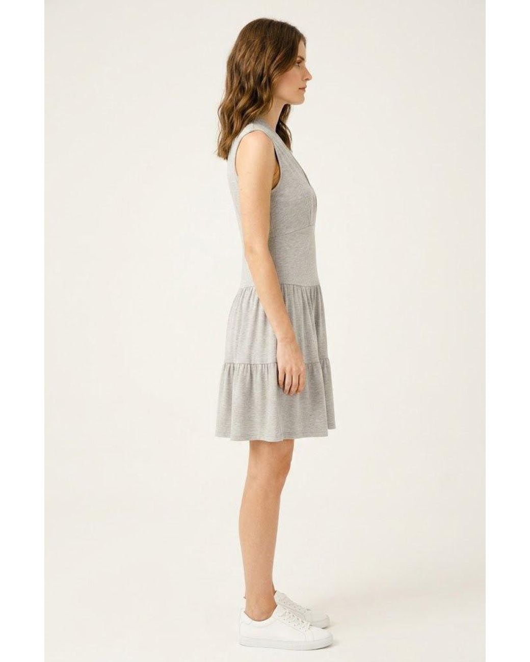 Conquista Gray Sculpted Waist Tiered Dress