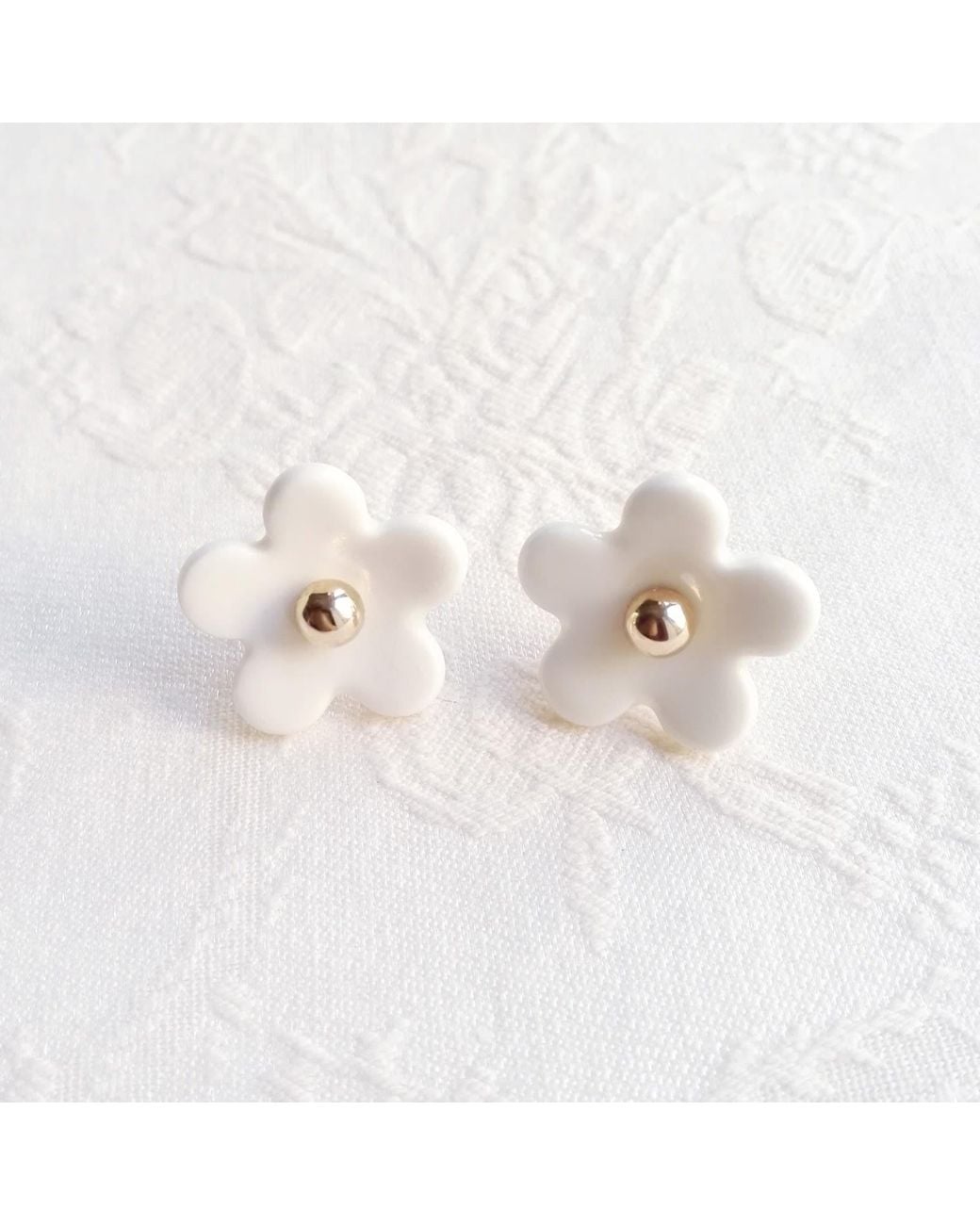 POPORCELAIN Metallic Everyday Porcelain Daisy Stud Earrings