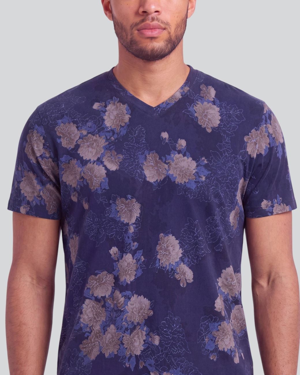 Lords of Harlech Blue Maze Lans Floral Stretch Cotton V-Neck Tee for men