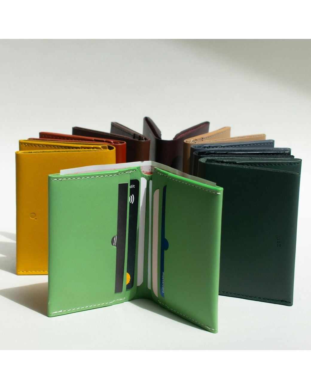 godi. Brown Bifold Leather Wallet for men