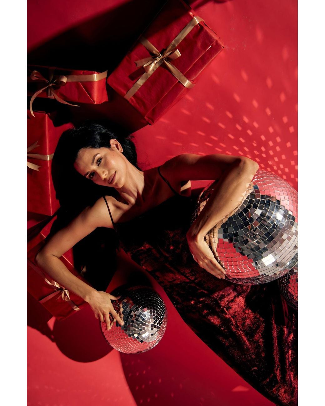 DHARA SHETH DUBAI Red Shadow Of Sequin Shimmer Spaghetti Strap Maxi Party Dress