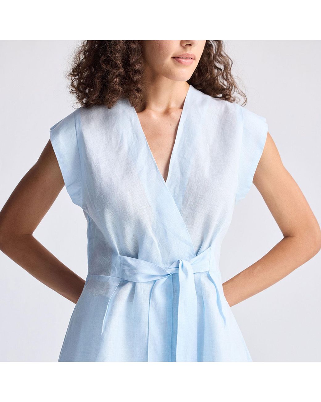 REISTOR Blue Power Moves Short Sleeve Top