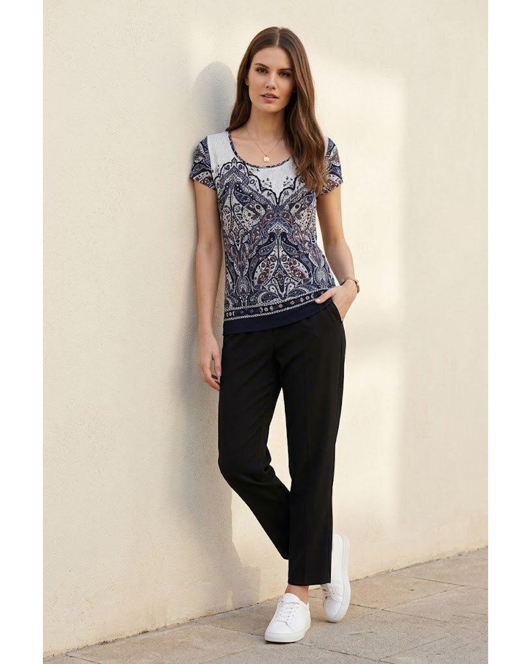 Conquista Black Ornamental Paisley Print Top