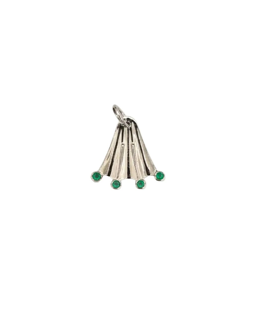 Pearl Code Metallic Paw Pendant With Onyx