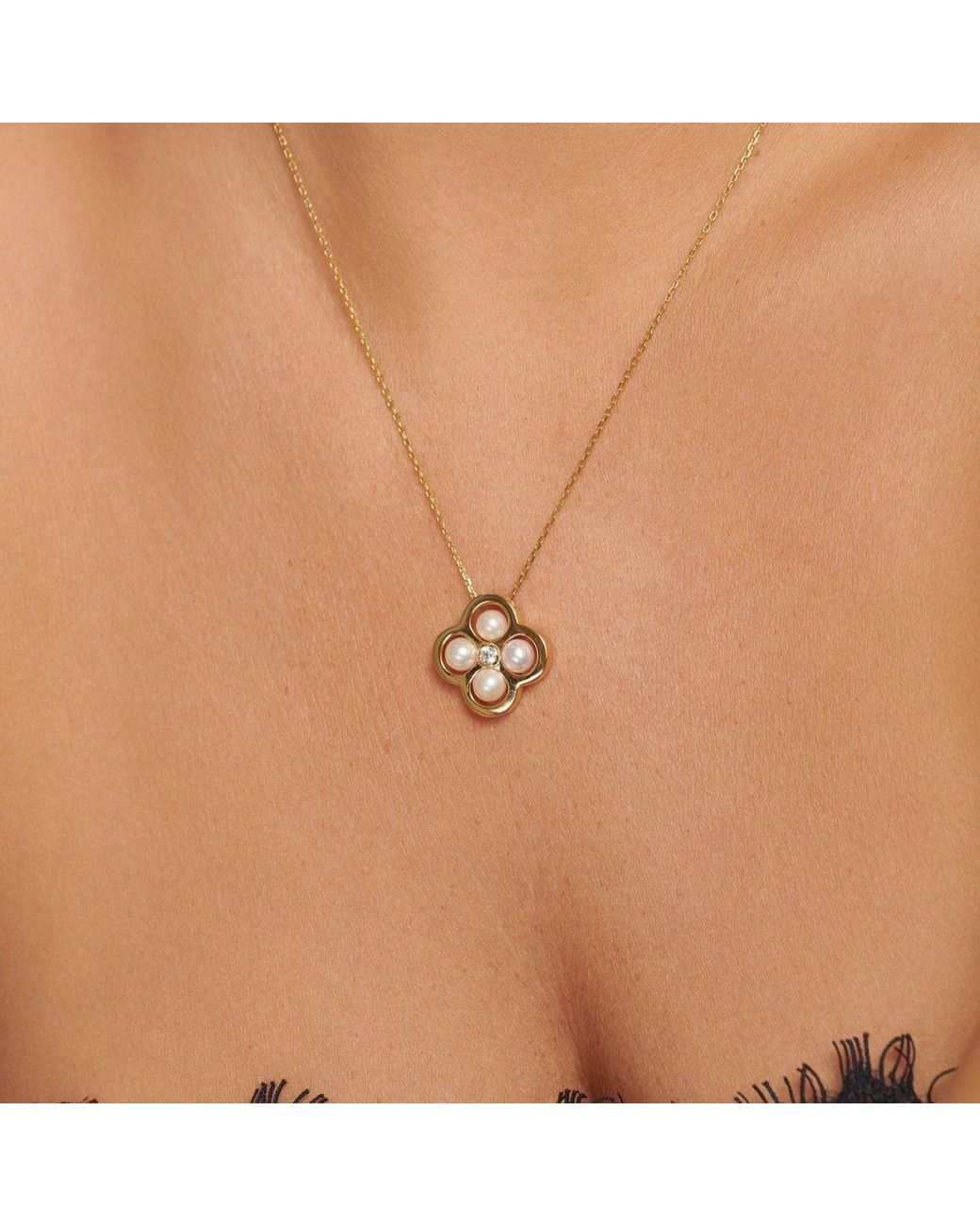 Lulu B London Metallic Statement Four Pearl Clover Necklace