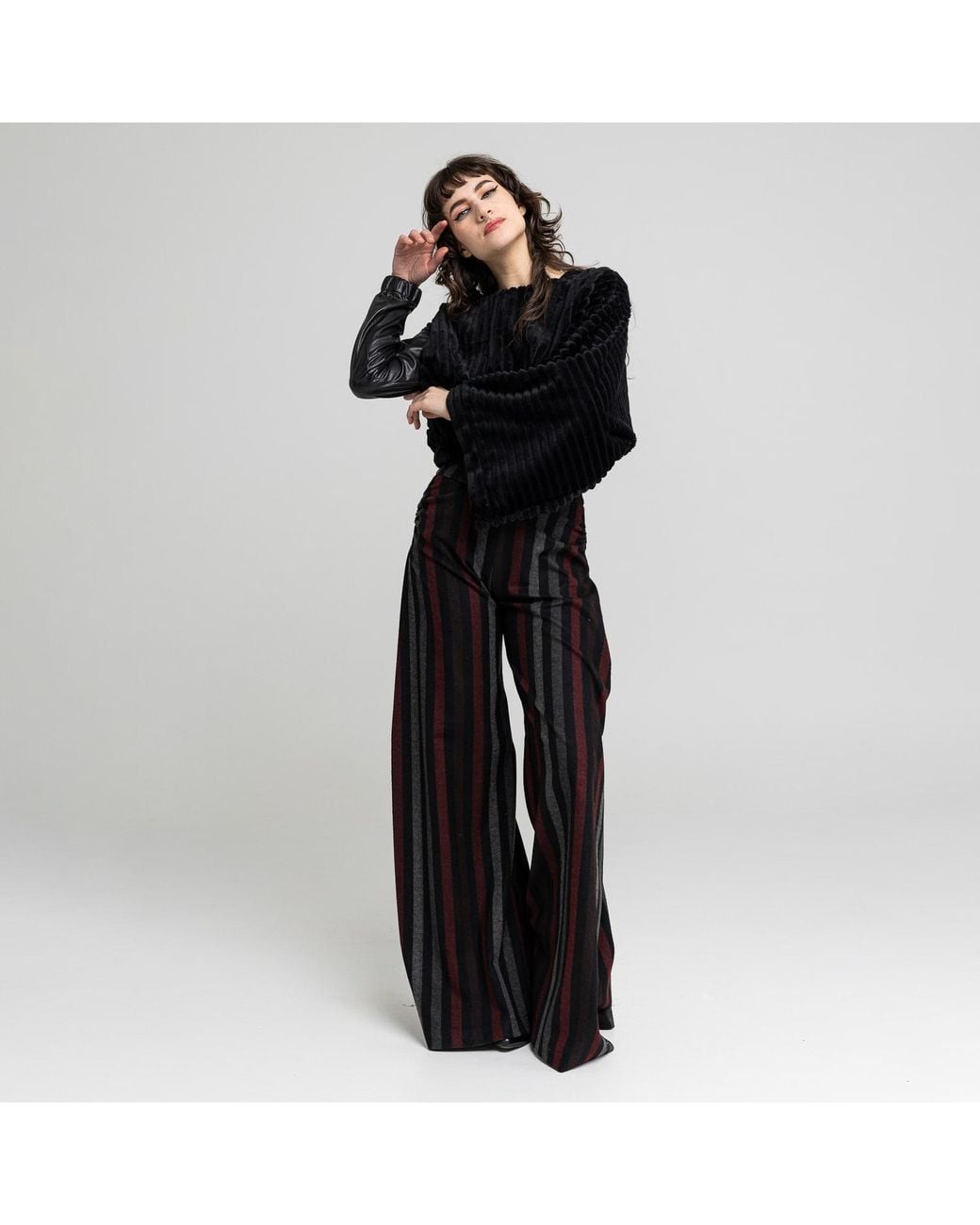ARTISTA Black Astrid Cropped Oversized Pullover