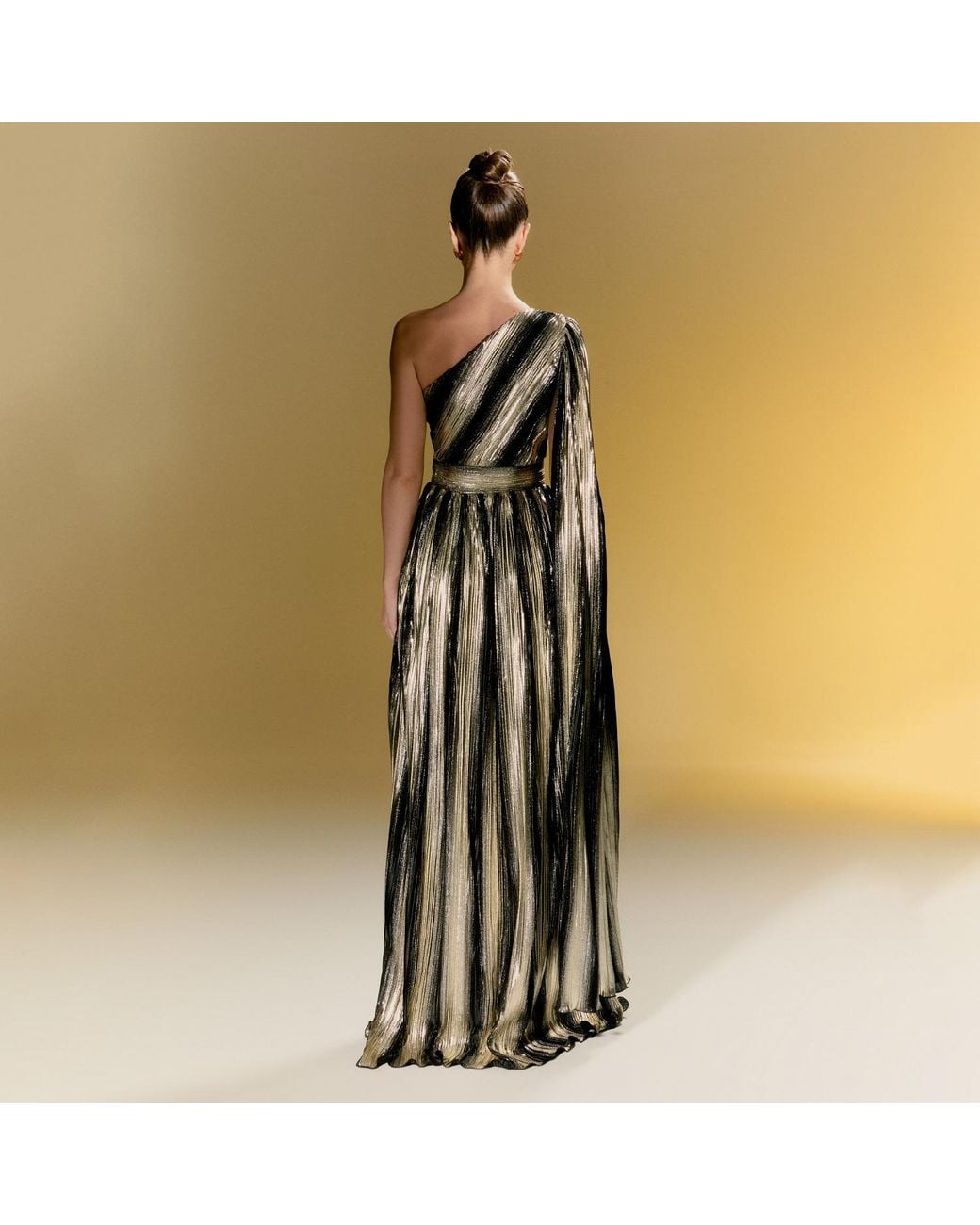 Nur Karaata Metallic New Baglioni Gown
