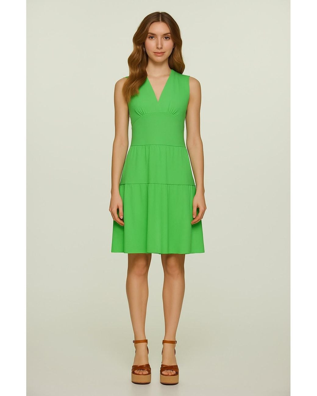 Conquista Green Sleeveless V-Neck Jersey Dress – Loose Fit, Knee-Length