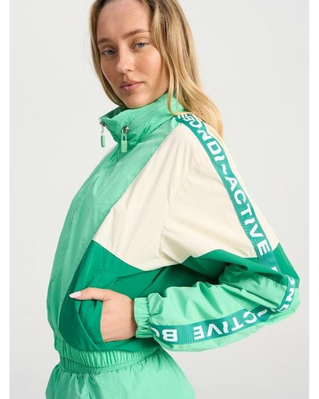 Bondi Active Green Cropped Windbreaker Hoodie