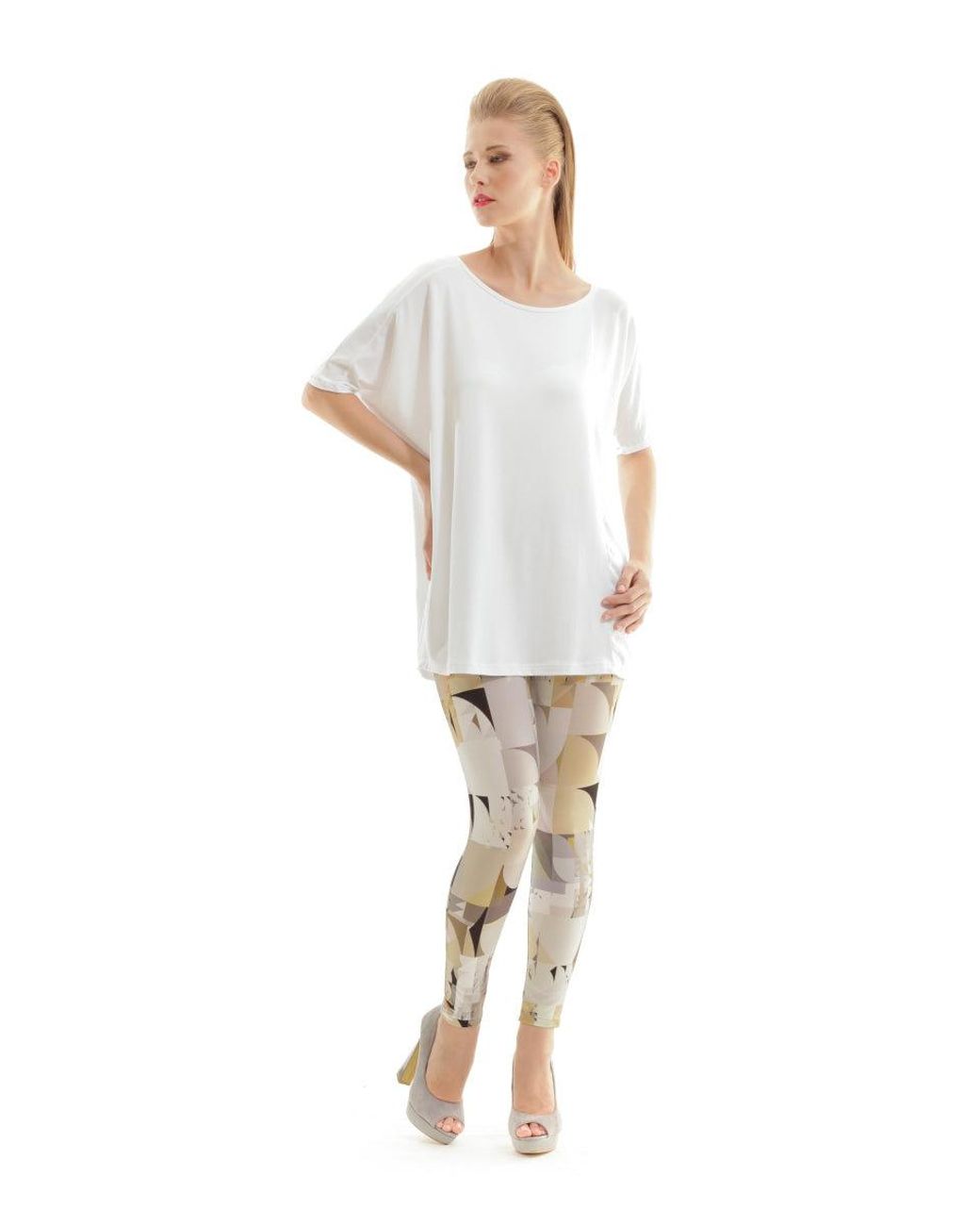 Conquista Natural Silky Geometric Print Pants