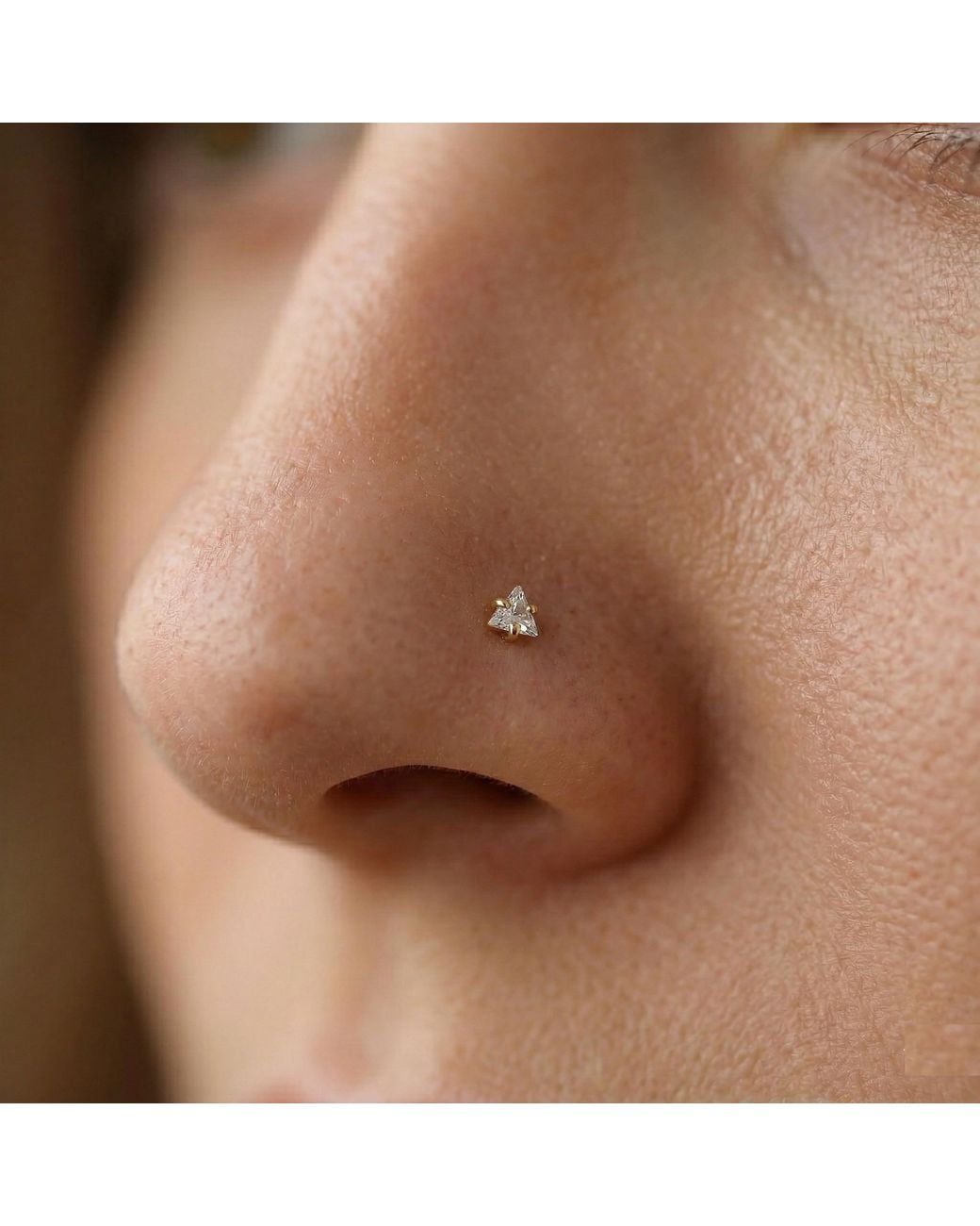 Zahav Jewelry Metallic 10K Solid 20G Triangle Cz Nose Stud