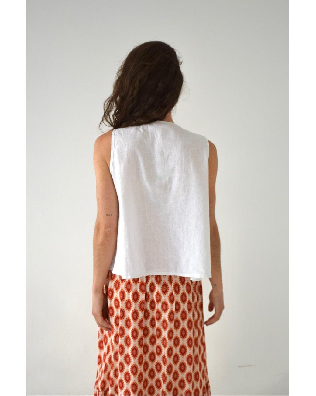 Mind Traveler White Gigi Linen Top