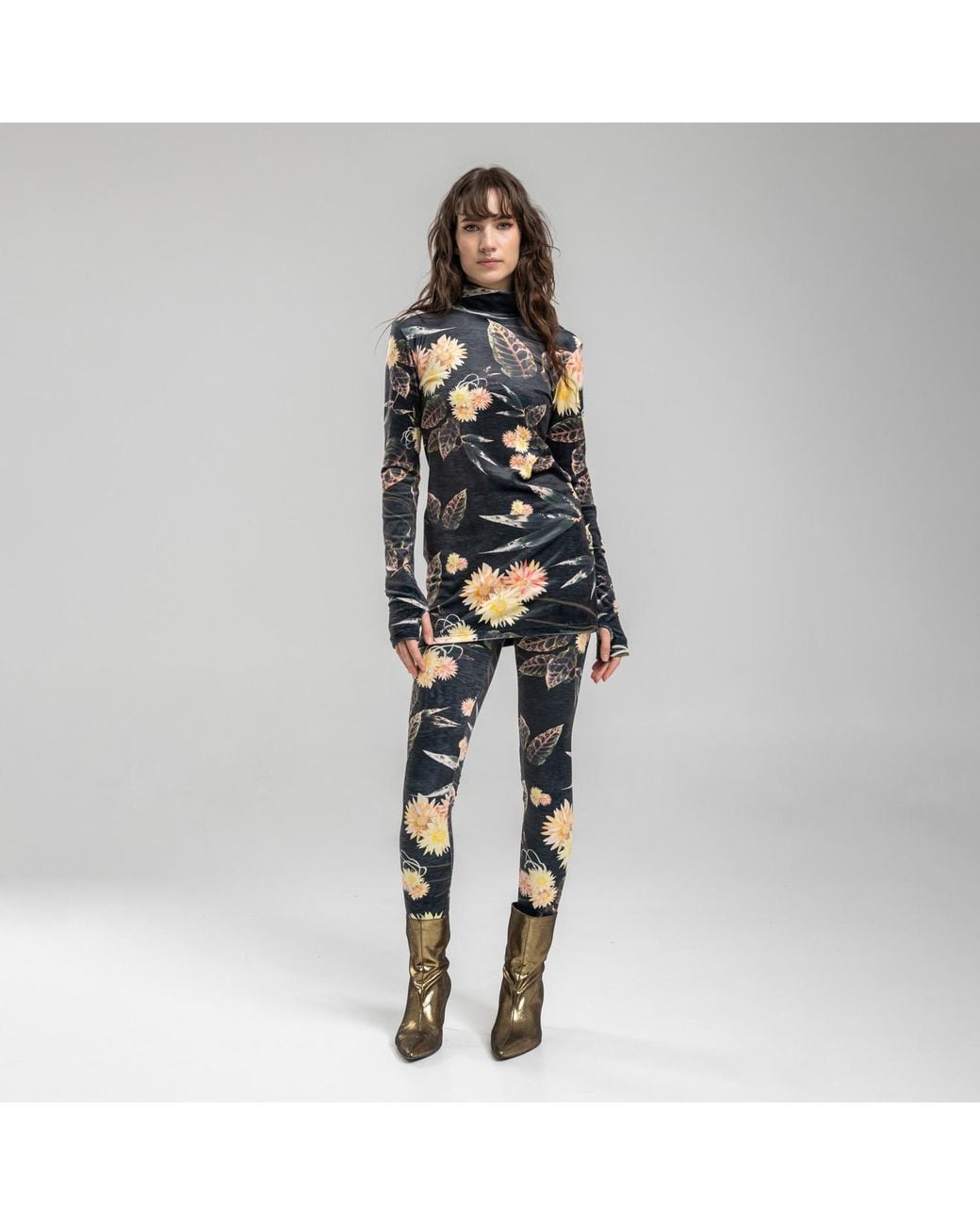 ARTISTA Black Balance Long Sleeves Turtleneck