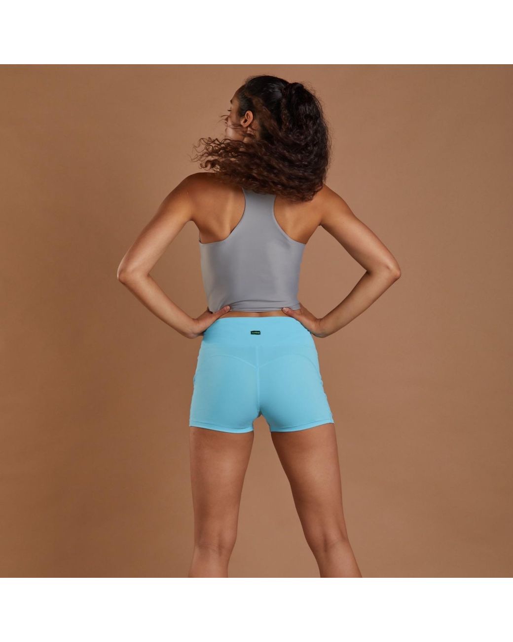 NUMBAT Gray Smooth Sports Crop Tank