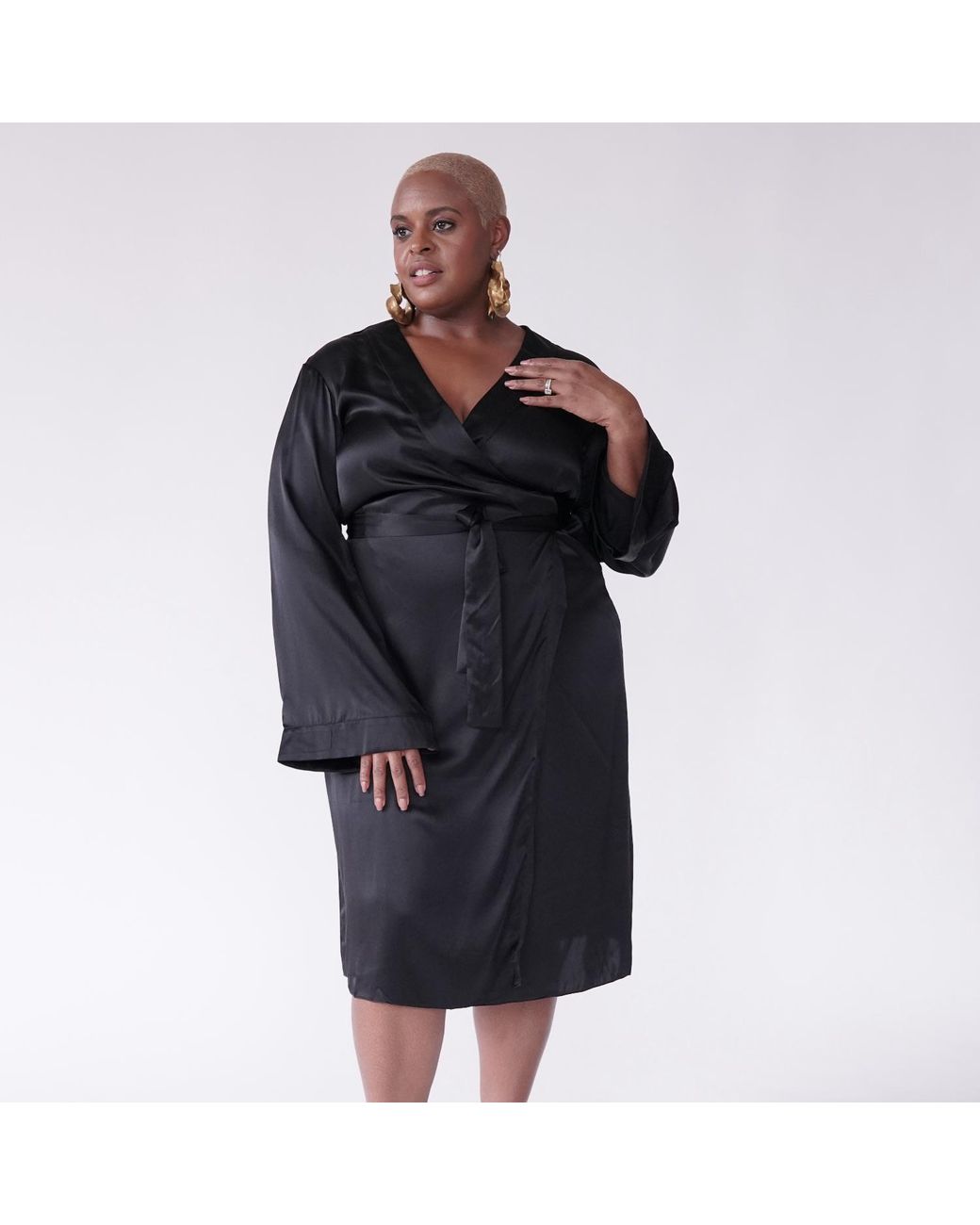 Je Mérite (I Deserve) Black Silk Wrap Robe