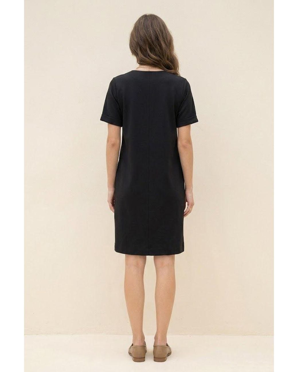 Conquista Black Minimal Shift Dress With Pockets